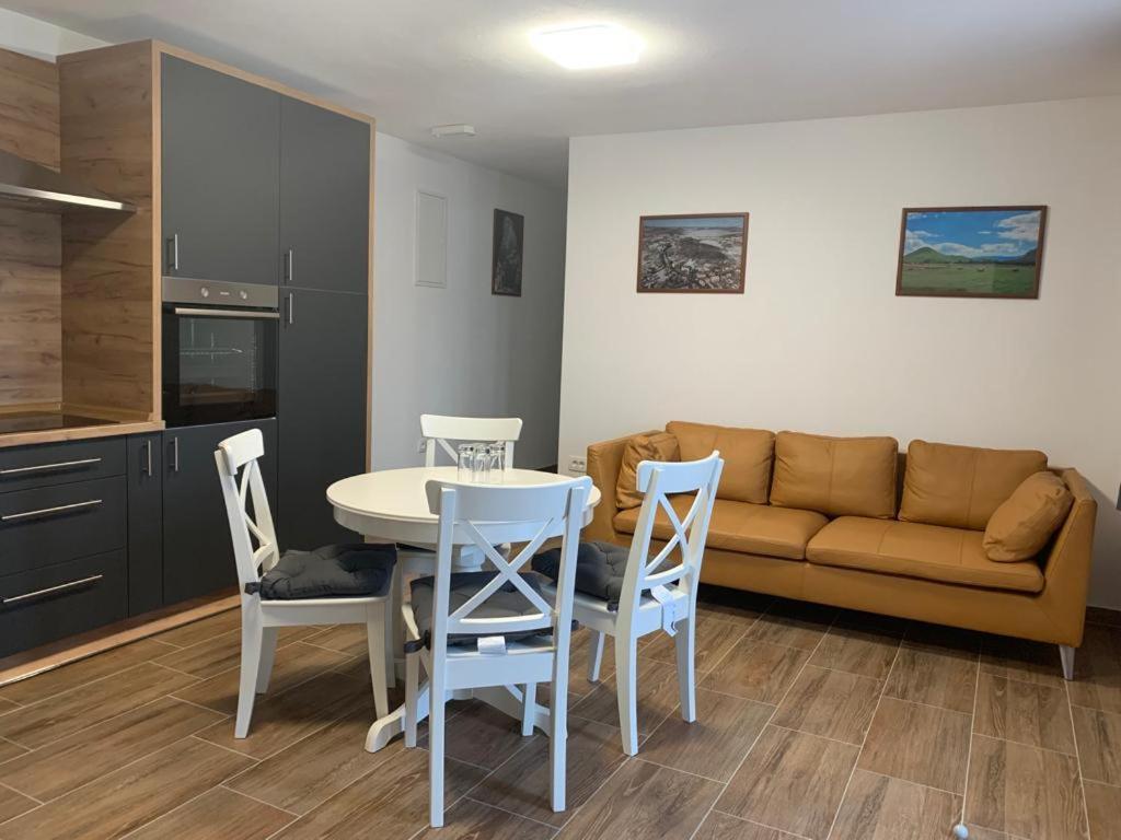 Apartmani Albatros Perusic Ngoại thất bức ảnh