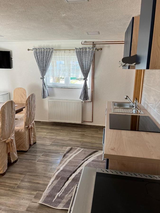 Apartmani Albatros Perusic Ngoại thất bức ảnh