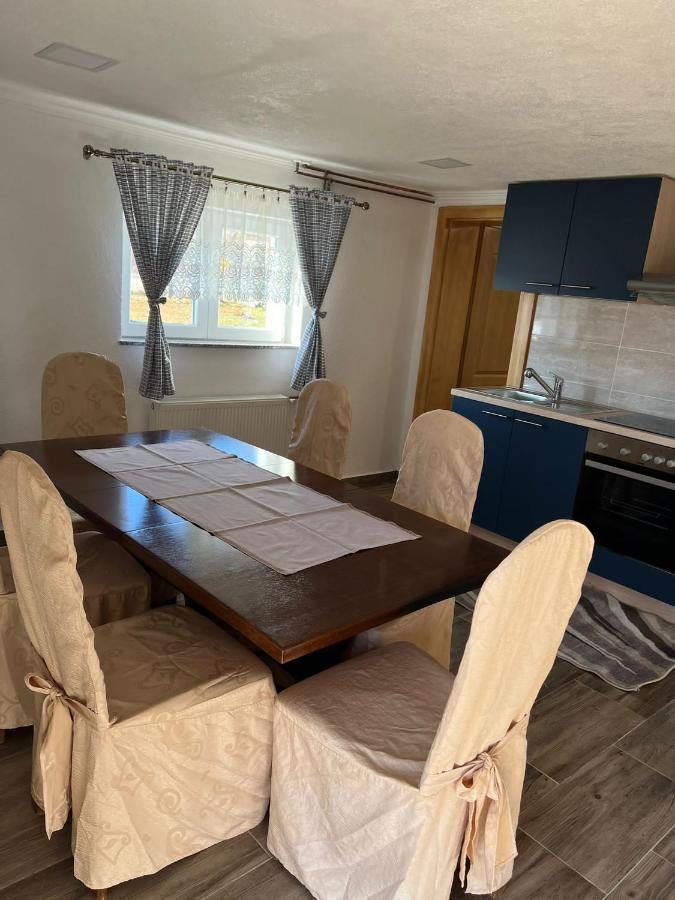 Apartmani Albatros Perusic Ngoại thất bức ảnh